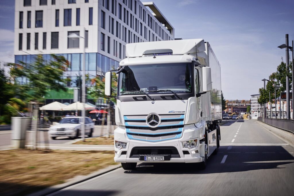 Mercedes-Benz eActros electric truck successfully tested | CiTTi Magazine