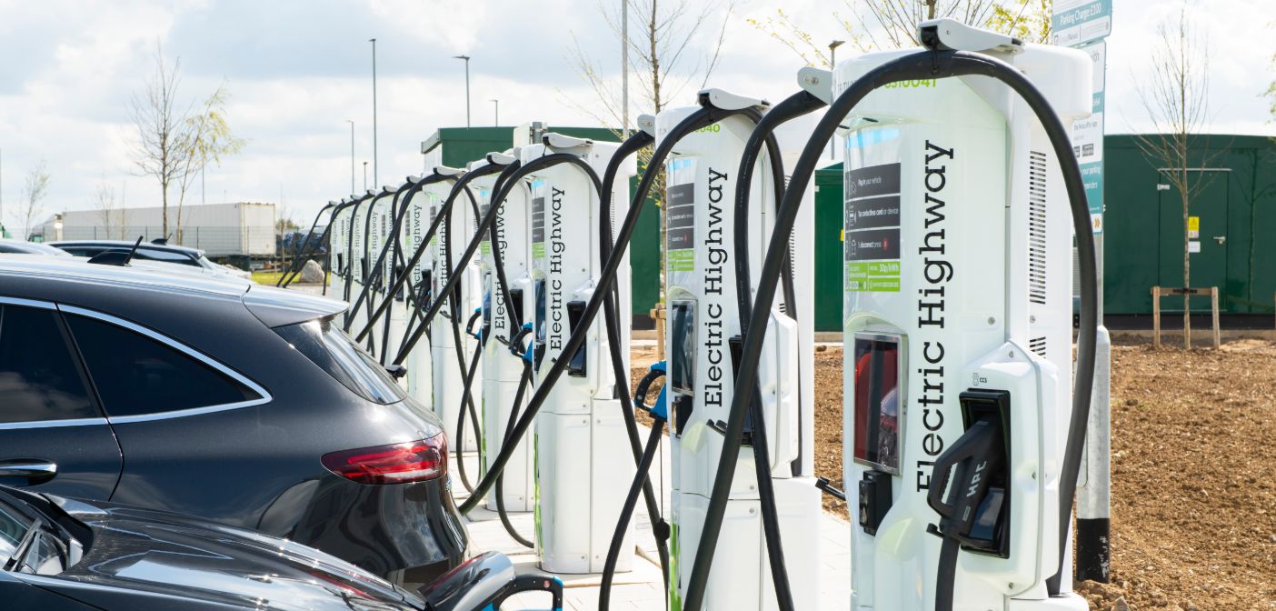 Electric Highway opens UK’s largest highpower motorway EV charging